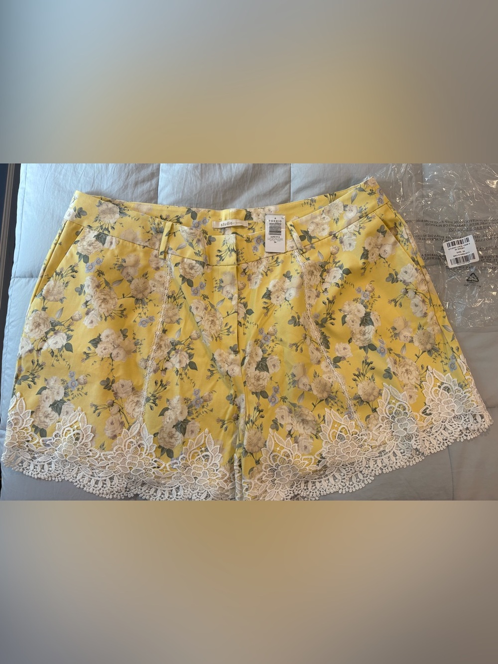 Torrid Floral Lace-Trim Yellow Women's Shorts